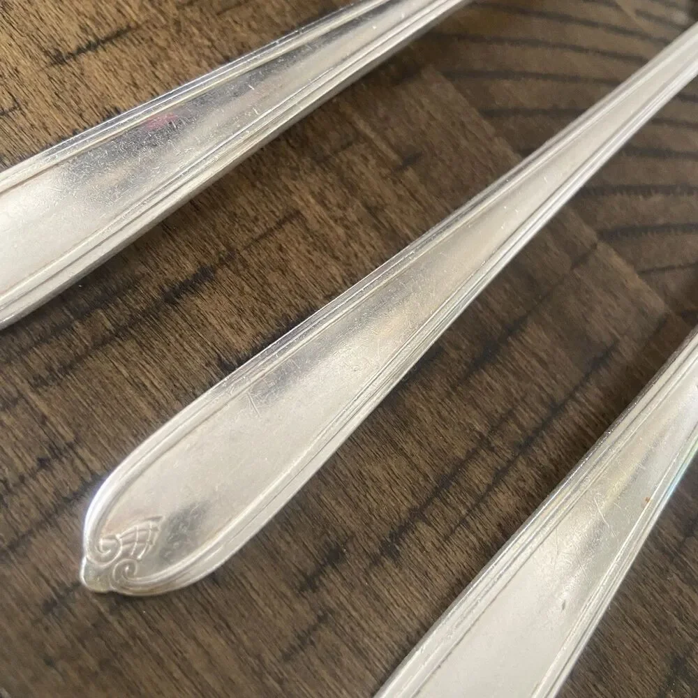 14 Oneida Heirloom Silver Plate Longchamps Chaumont Flatware Replacement Set